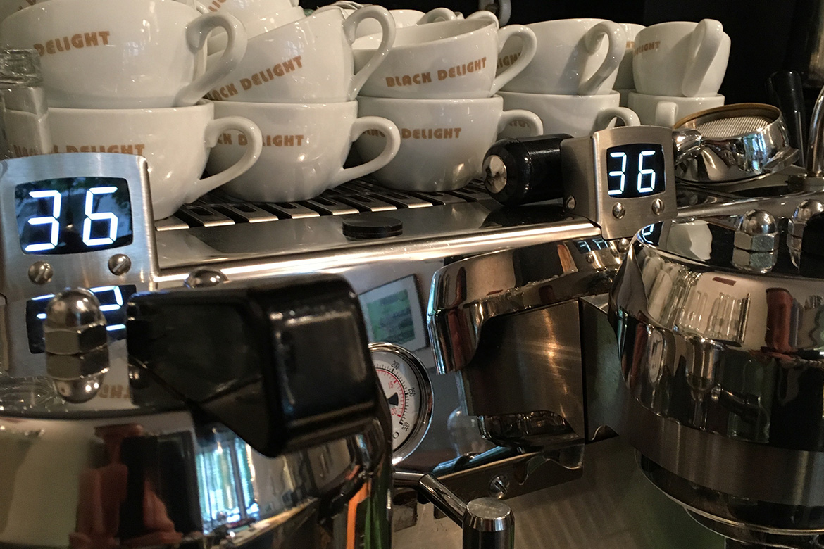 Black-Delight-Kaffeekultur-Maschine